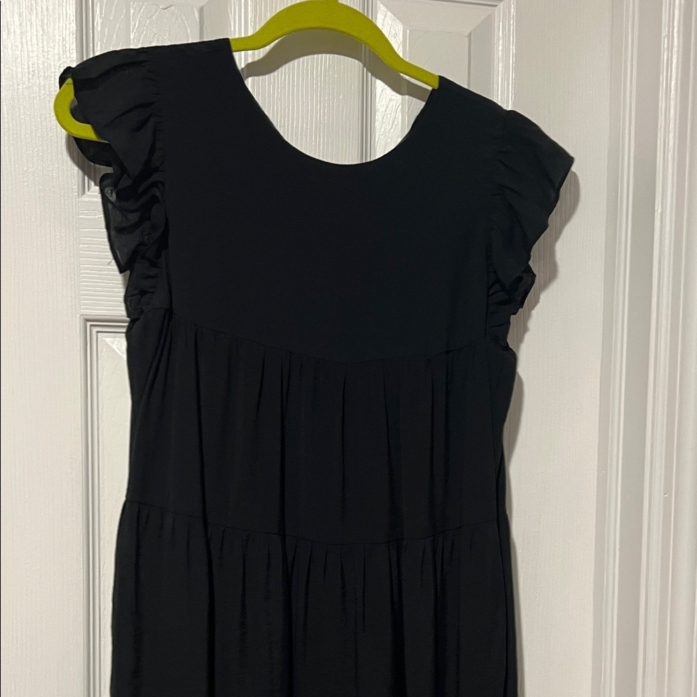 Elegant Black Dress with Ruffled Sleeves